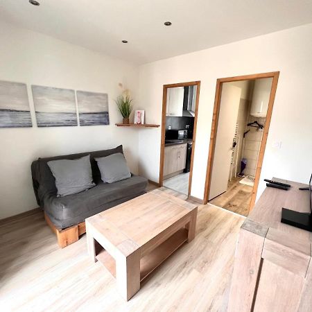 Delille Pere Et Fils Apartment Албервил Екстериор снимка