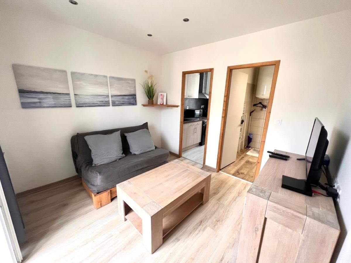 Delille Pere Et Fils Apartment Албервил Екстериор снимка