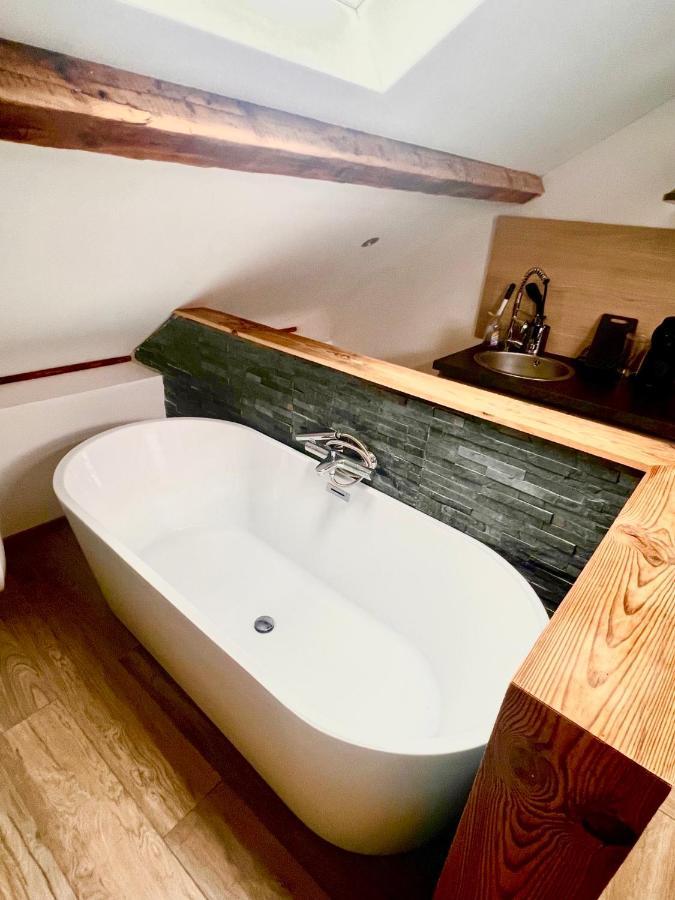 Delille Pere Et Fils Apartment Албервил Екстериор снимка