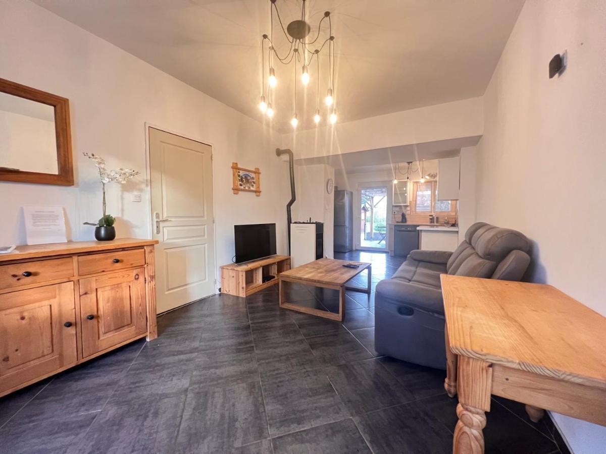 Delille Pere Et Fils Apartment Албервил Екстериор снимка